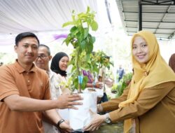 Pemkot Pagar Alam Bagikan 12.700 Bibit Tanaman Naungan Kopi