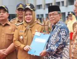 Pimpin Apel Bulanan, Wabup Serahkan SK Purnabakti Staf Ahli Bupati .