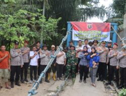 Polres Lahat, Polda Sumsel Bersama Masyarakat  Gotong Royong  Perbaikan jembatan  akses vital warga