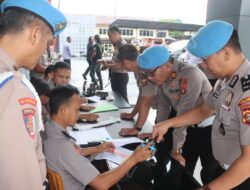 Kapolres Lahat memimpin apel pemeriksaan senjata api