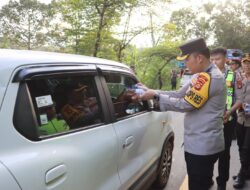 POLRES LAHAT GERAK CEPAT EVAKUASI KECELAKAAN BUS PO HIJRAH DI KABUPATEN LAHAT
